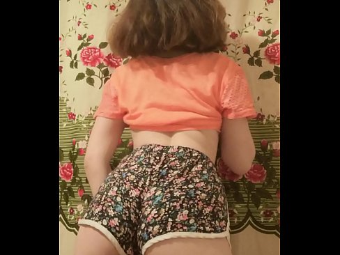❤️ Sexet ung babe laver en striptease ved at filme sine shorts på kamera ❤ Kvalitets sex at da.sexycamse.top ☑